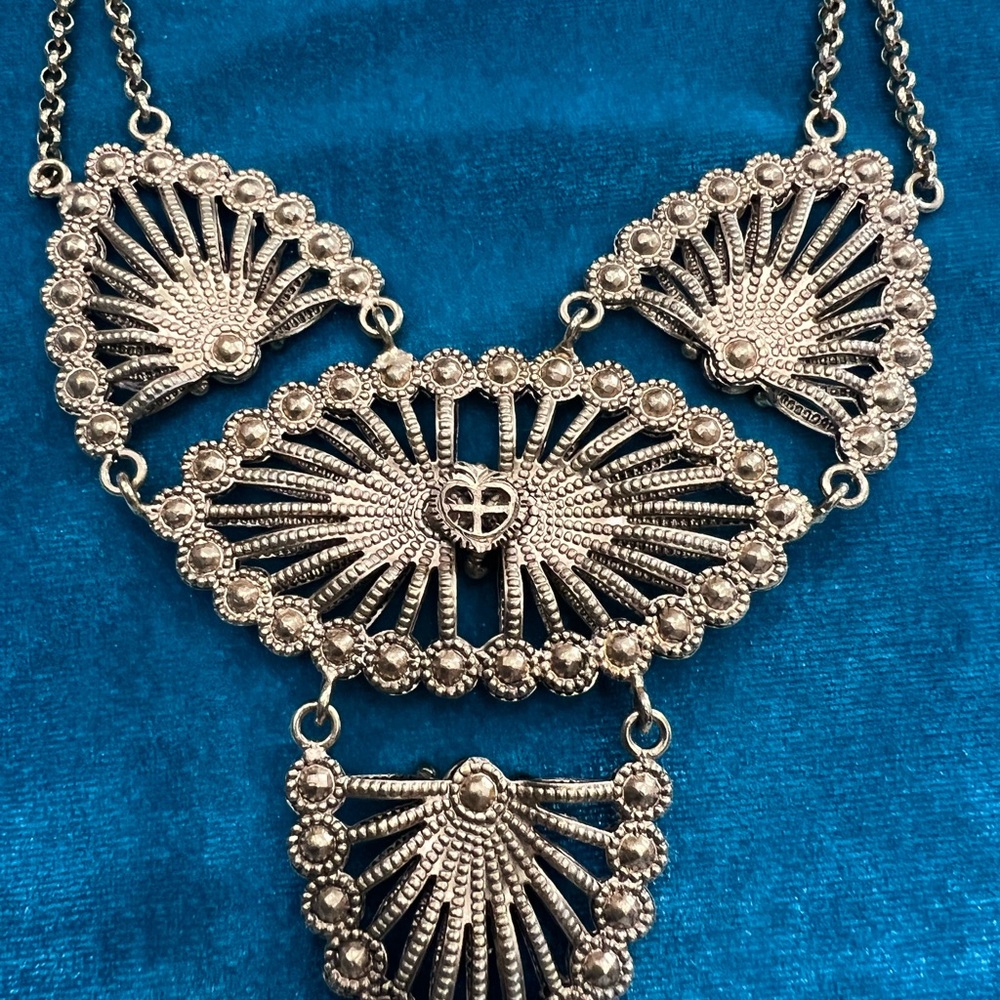 VSA Gold-Tone Huichol collection Necklace - Picture 2 of 6